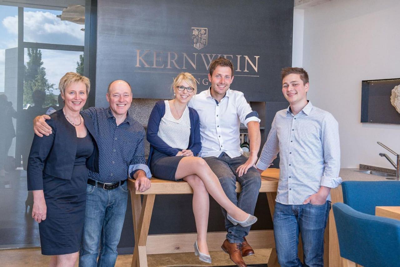 Weingut Kernwein Hotel Seinsheim Kültér fotó