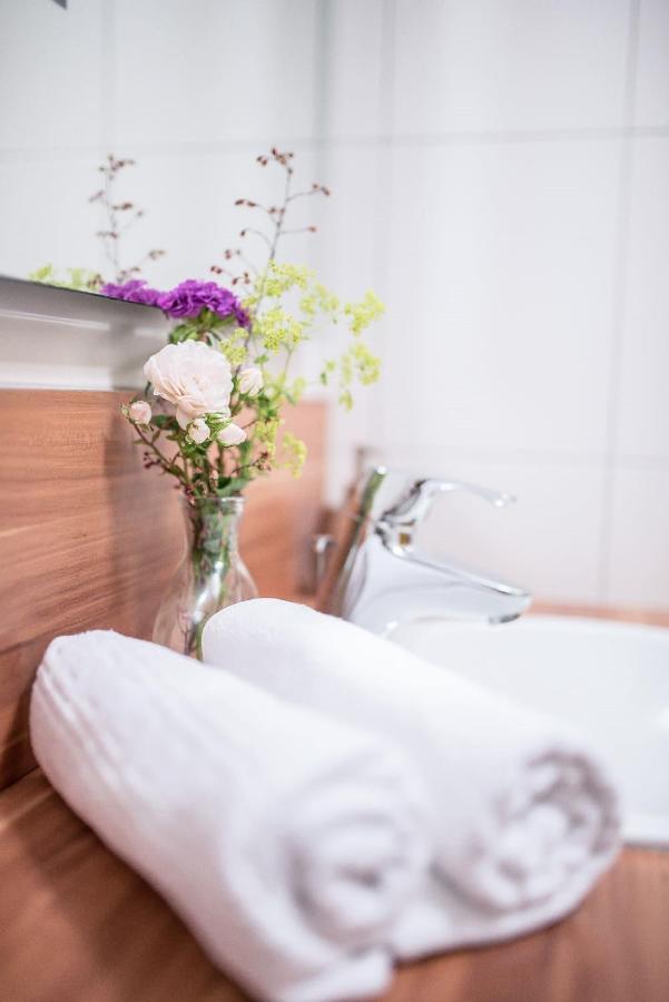 Weingut Kernwein Hotel Seinsheim Kültér fotó